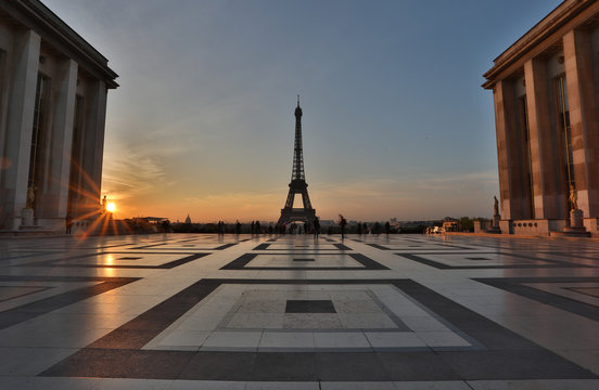 Eiffel tower at sunrise