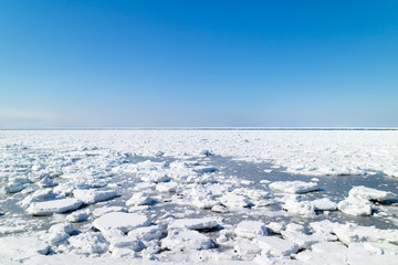 知床の流氷 © miya227