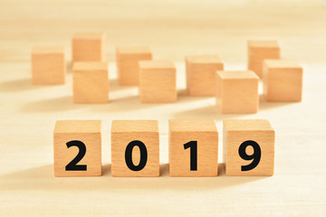 ２０１９

