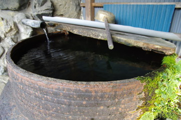 水の入った釜