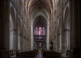 Obraz premium Main nave and altar in Basilique Saint-Urbain, 13th century gothic church in Troyes, France