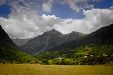 Obraz premium Georgian Mountains landscape on the way from Mestia to Ushguli.