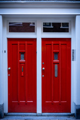 Rote Türen