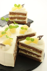 洋梨のショートケーキ