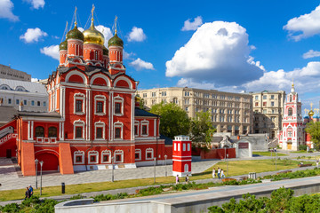 Fototapeta na wymiar Znamensky church in Zaryadye park. Moscow. Russia