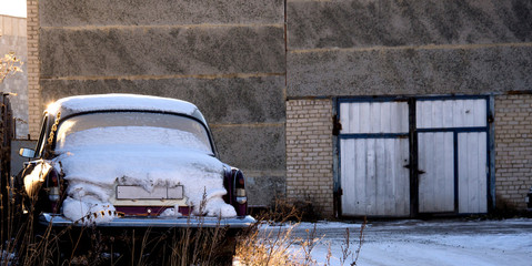 the abandoned car, snow