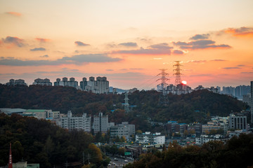 Fototapeta na wymiar a sunset view of the city