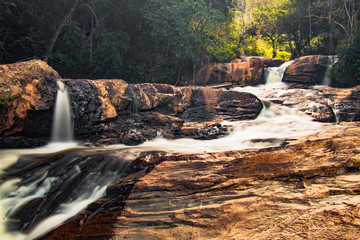 Cachoeira em Extrema fotografada com longa exposição
