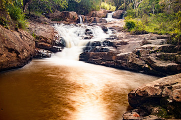 Cachoeira em Extrema fotografada em longa-exposição