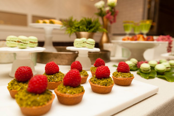 Delicious tartlets filled with fruits