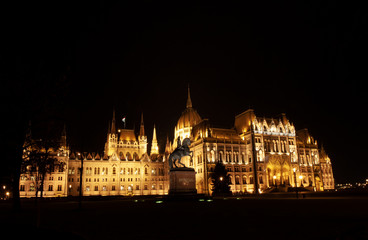 Fototapeta na wymiar Das Parlament in Budapest, Parlamentsgebäude in der Hauptstadt von Ungarn, Europa 