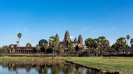 Angkor Wat daytime from north reflecting pond