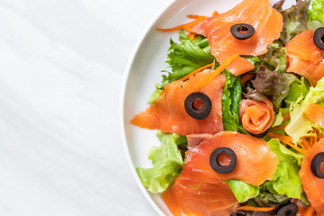 smoked salmon salad