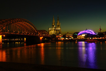 Köln, Hohenzollernbrücke, Kölner Dom, Rhein, Skyline