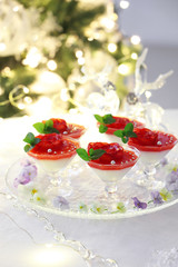 いちご杏仁豆腐