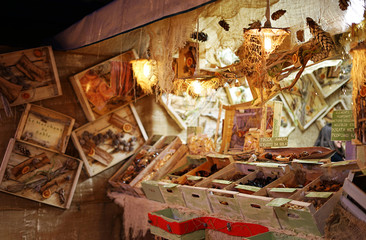 Naklejka na ściany i meble Weihnachtsmarkt Verkaufsstand 