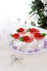 いちご杏仁豆腐