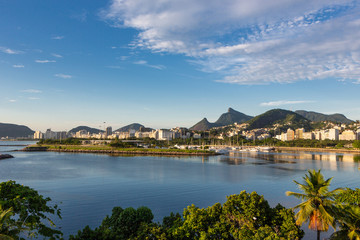 Fototapeta na wymiar Beautiful panoramic view of the city of Rio de Janeiro with corcovado at dawn.