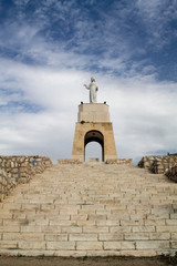 Fototapeta na wymiar Cerro san Cristobal y Sagrado Corazón