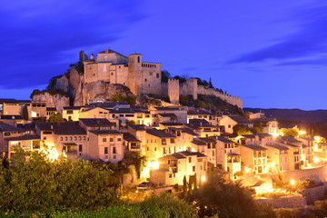 Fototapeta na wymiar sunset in the medieval town of Alquezar, Huesca province, Aragon, Spain