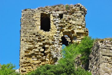châteaux fort des bords du rhones