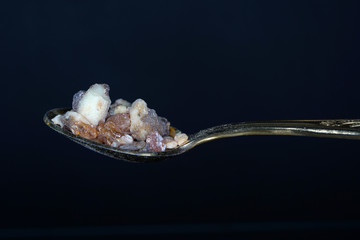 The fragrant harz is usually offered in its resin form and can be smoked excellent.