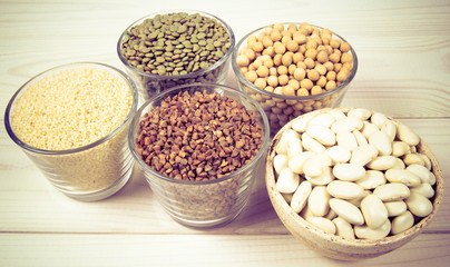 Food products containing protein of vegetable origin.