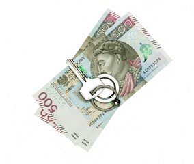 Polish, new 500 PLN banknotes with a key to the flat lying on them