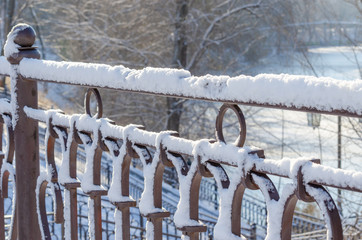 Obraz premium Snow covered fence