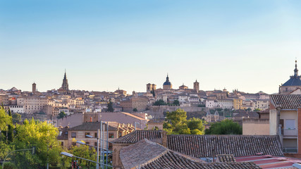 Fototapeta na wymiar ancient spanish city Toledo in sunrise light (panorama view)