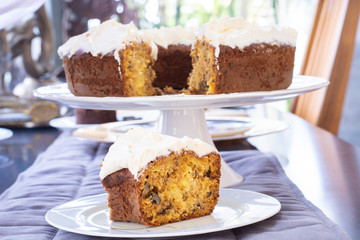 Whipped cream cake with fresh cream topping
