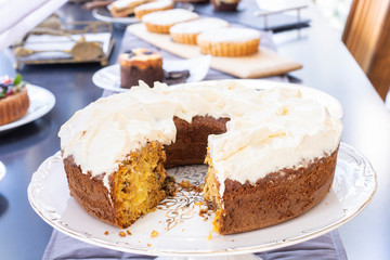 Whipped cream cake with fresh cream topping