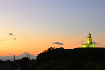 Fototapeta na wymiar 灯台と富士山