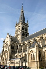 Fototapeta na wymiar Ville d'Epernay, église Notre-Dame et son clocher, département de la Marne, France 