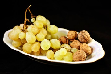 Winogrona i orzechy