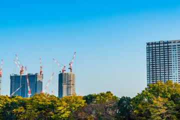 Obraz premium 高層ビルの建設工事 Construction work of high-rise building