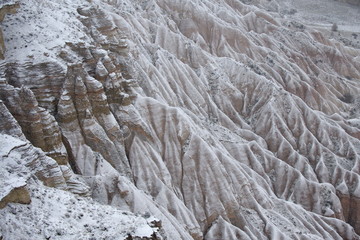 Balloon with passengers takes off.