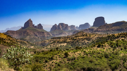 Äthiopien - Landschaft auf der Fahrt vom Sämen-Nationalpark nach Aksum