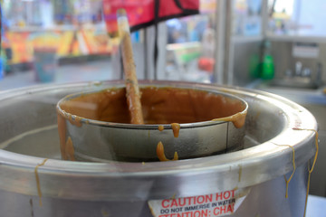 caramel mixing pot
