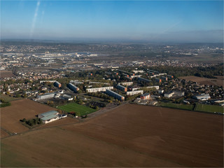 Fototapeta na wymiar vue aérienne de la ville d'Aubergenville dans les Yvelines en France