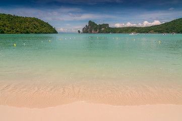 Naklejka premium Long Beach, Koh Phi Phi, Krabi Province, Thailand, Asia.