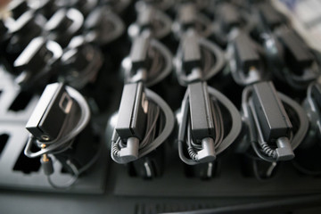 Headphones for simultaneous translation, Headphones for translators