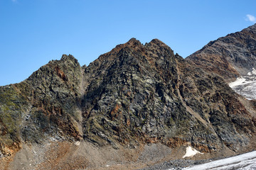 Kaunertaler Gletscher in den Zentralalpen zwischen der Schweiz, Italien und Österreich von der Kaunertaler Gletscherstaße in Österreich aus gesehen.
