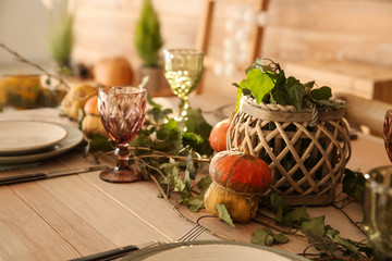 Obraz na płótnie Canvas Festive table setting for Christmas dinner