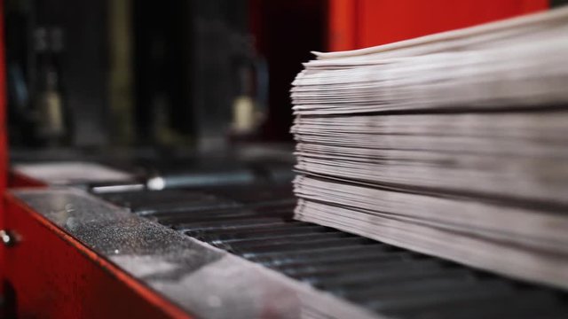 printing newspapers in typography