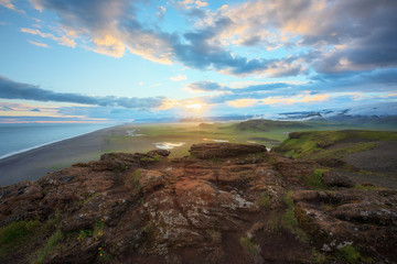 Dyrhólaey und der schwarze Strand von Reynisfjara