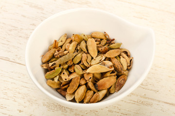 Dry cardamom seeds