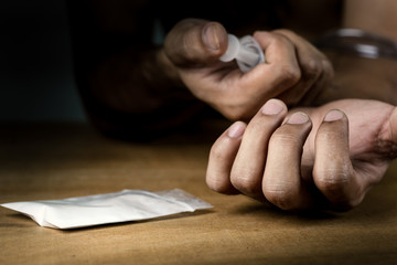 injection heroin to hand