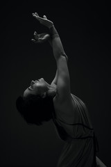 Obraz na płótnie Canvas black and white dancing woman portrait