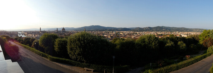 Fototapeta na wymiar Panorámica de la ciudad de Florencia desde la Plaza de Miguel Ángel.